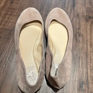 Vince Camuto beige suede women’s flats size 9